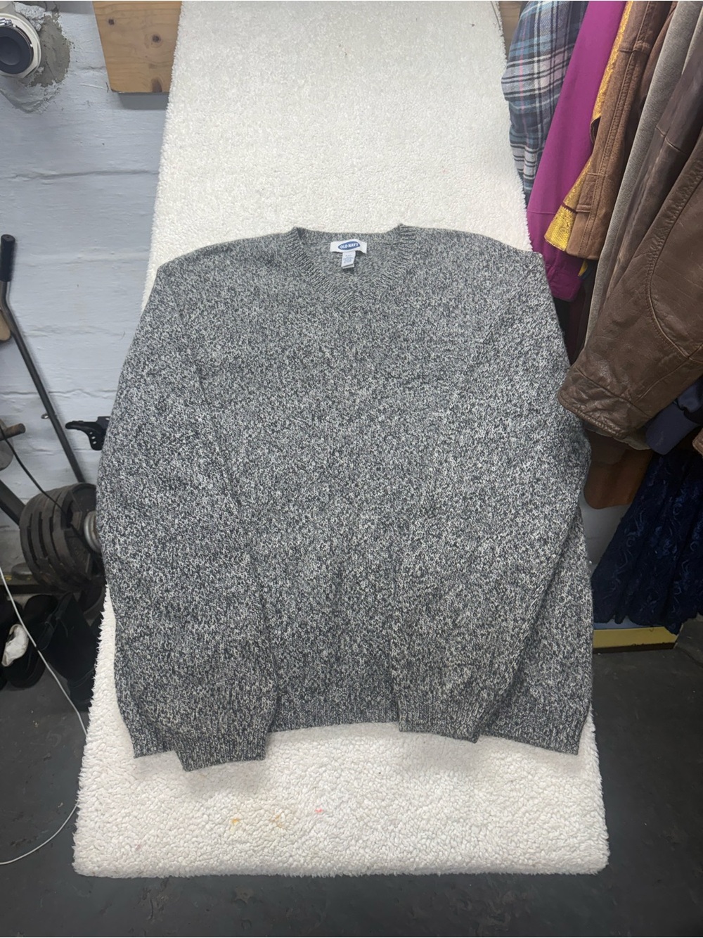 Old navy 100% lambs wool Classic Men's Gray Marled v neck Sweater size XXL